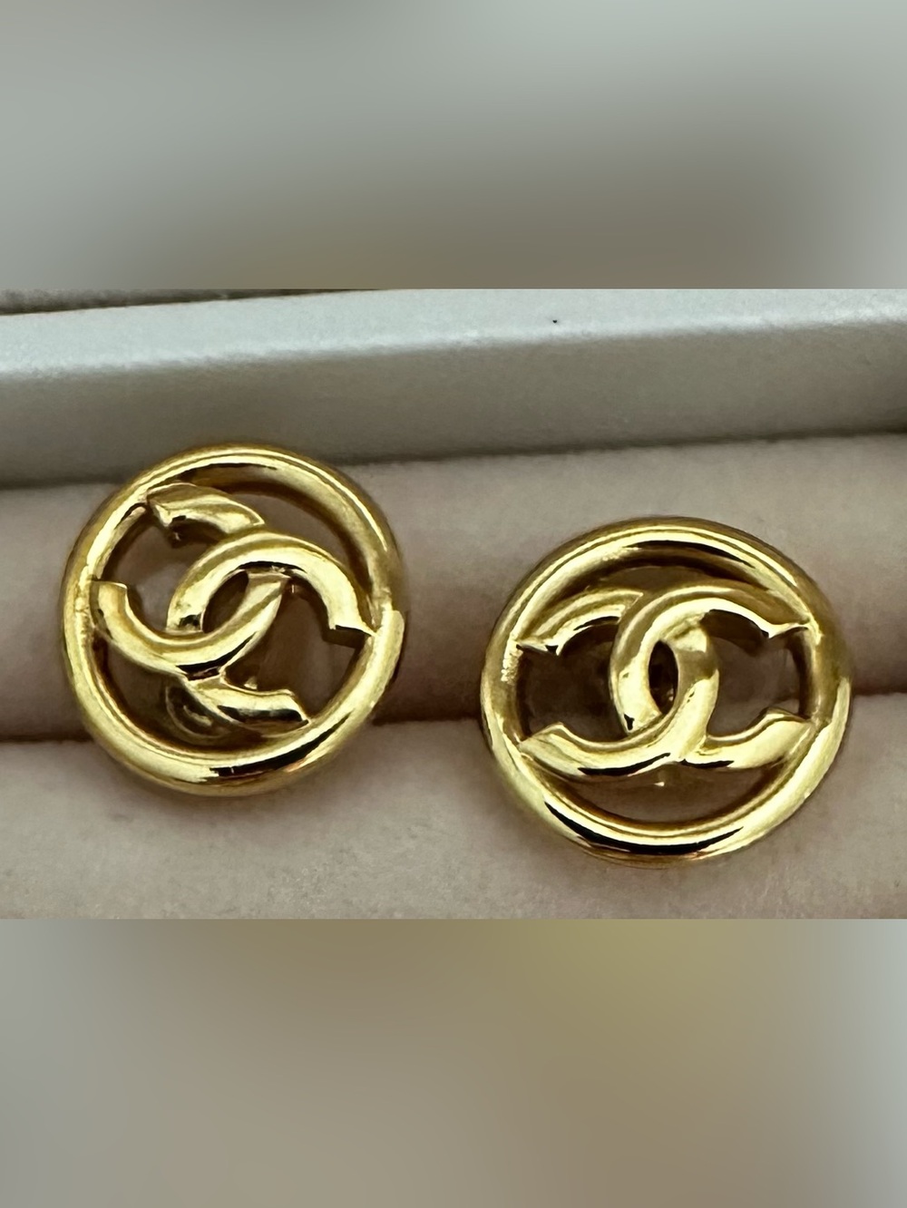 Authentic Chanel CC logo Collection 23S earrings with box